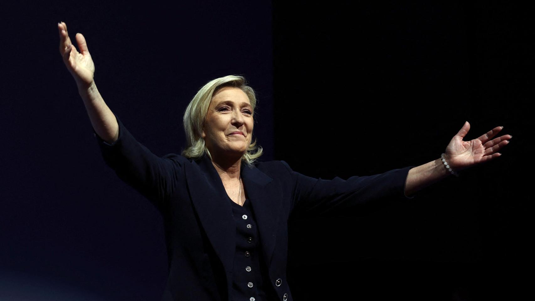 Marine Le Pen reacciona tras los resultados de la primera vuelta de las elecciones legislativas anticipadas de 2024.