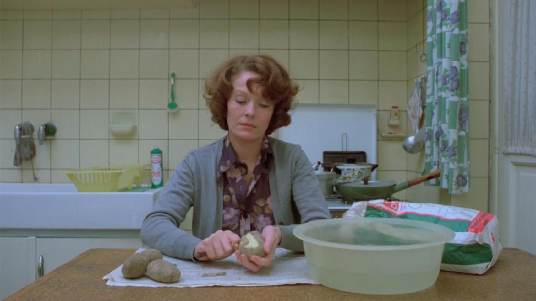 Fotograma de 'Jeanne Dielman, 23, quai du commerce, 1080 Bruxelles' de Chantal Akerman.