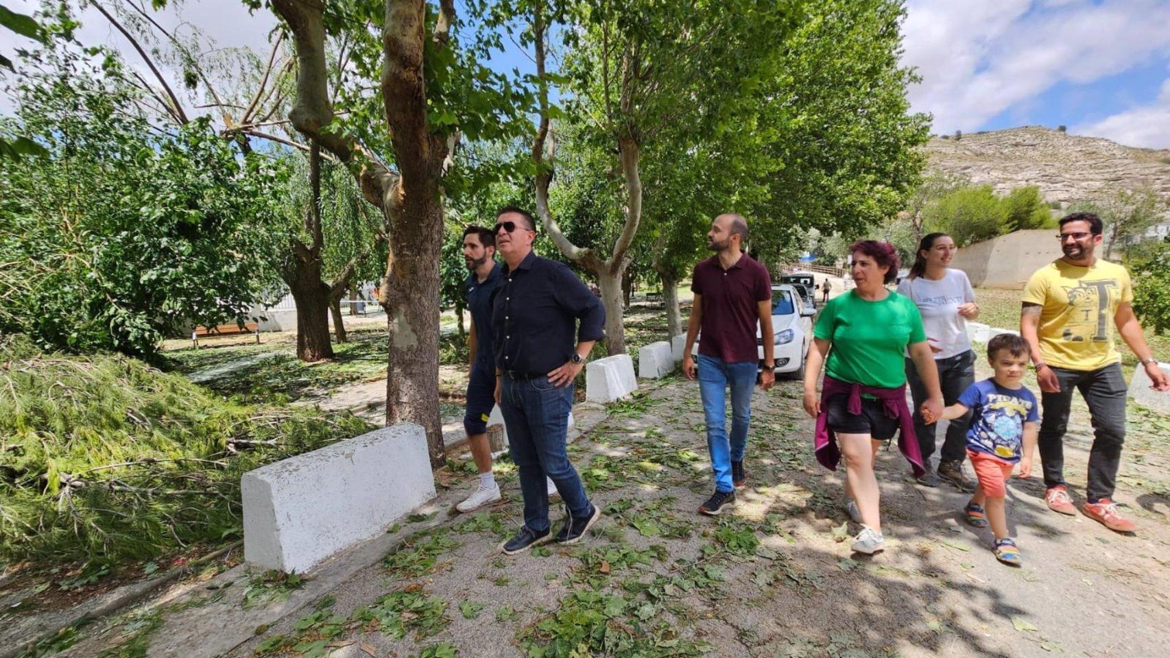 El presidente de la Diputación de Albacete, Santi Cabañero, visita la comarca de la Manchuela, afectada por las tormentas.