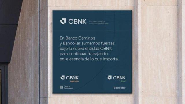 Entrada de CBNK con un cartel publicitario tras la fusión y renombre de Banco Caminos y Bancofar.
