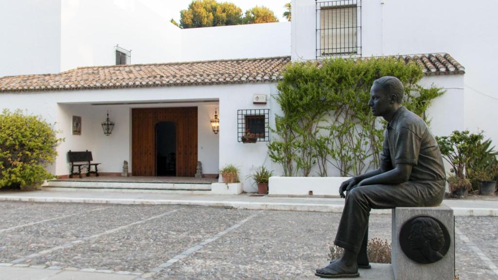 Entrada de 'Villa Astrida' en Granada.