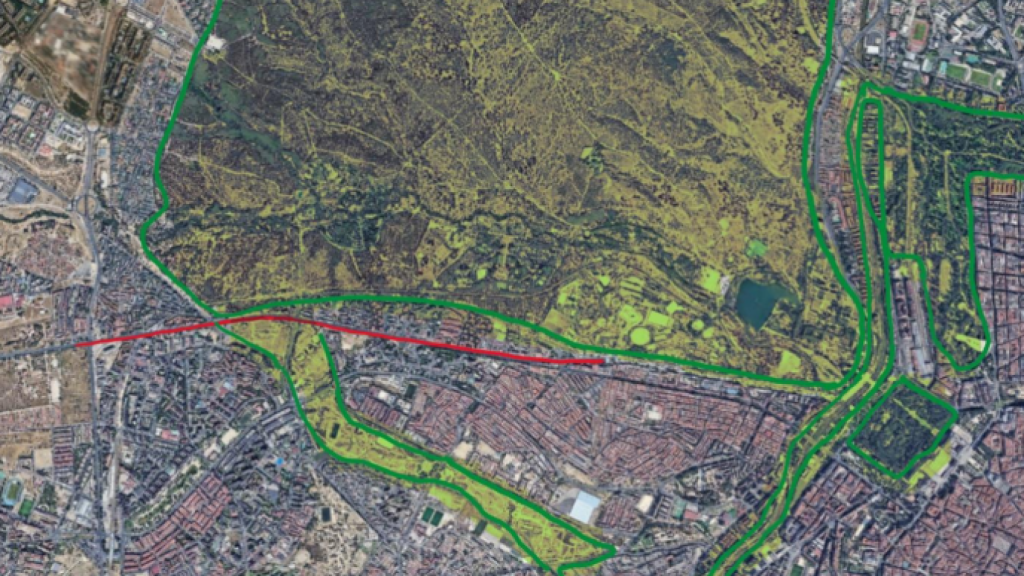 Vista área de la A-5 (en rojo ámbito del proyecto) en el Distrito de Latina, con la Casa de Campo al norte y la cuña verde al sur y  Madrid río al oeste.