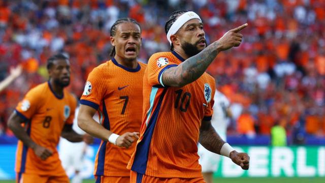 Memphis Depay celebra un gol con Países Bajos en la Eurocopa