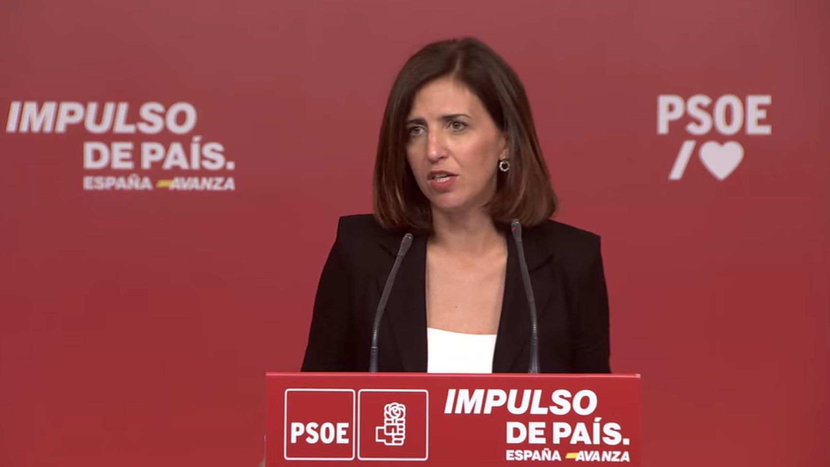 Esther Peña, portavoz del PSOE, durante la rueda de prensa