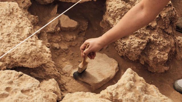 Excavaciones en el yacimiento de El Bebedero, una de las primeras ocupaciones humanas en Lanzarote.