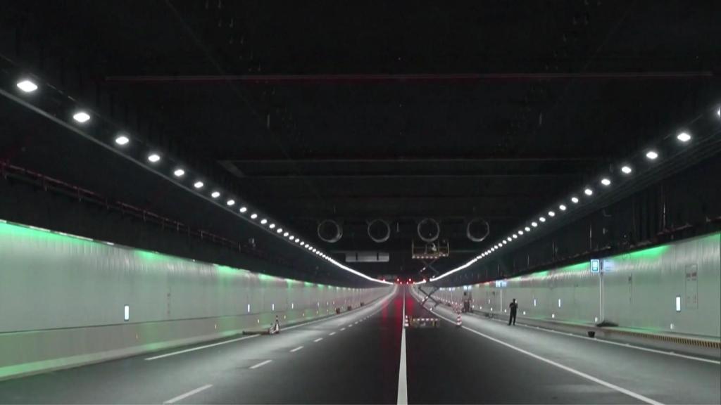 Interior del túnel submarino del enlace Shenzhen-Zhongshan
