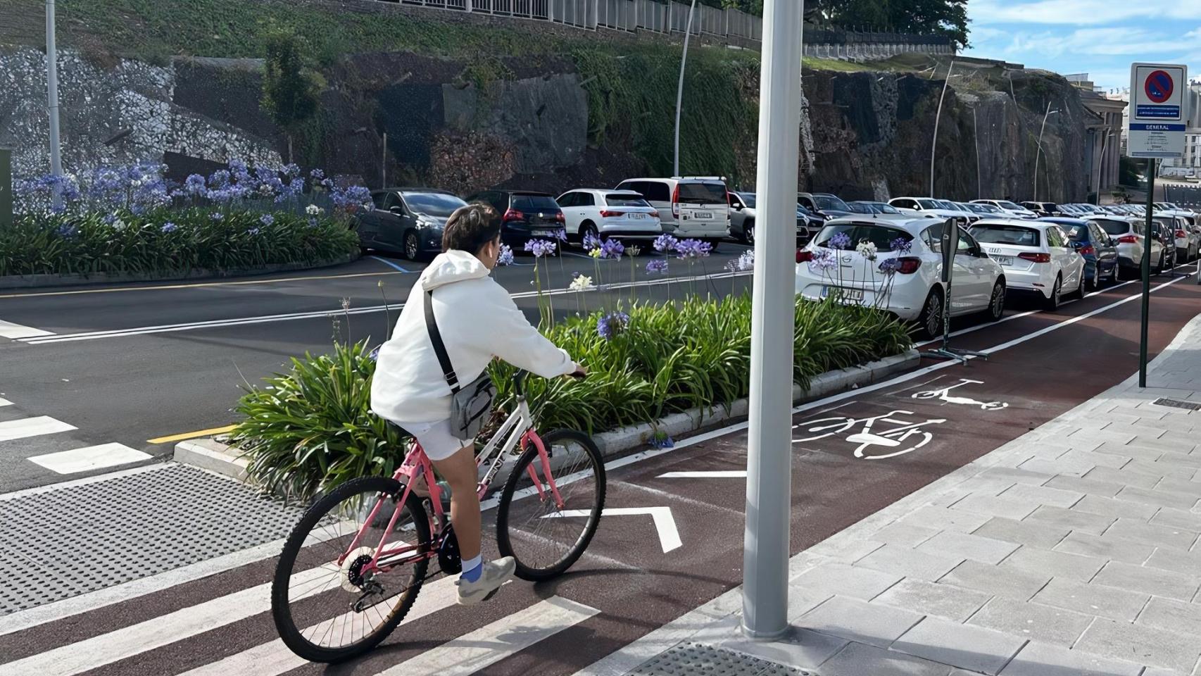 Humanizción de la avenida de Arteixo, A Coruña