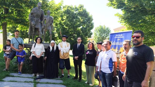 El programa 'Salamanca culta y oculta' fue presentado junto a la escultura del Larillo de Tormes por el concejal Ángel Fernández