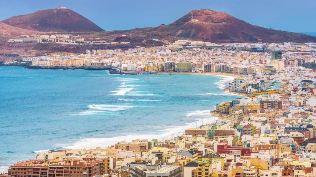 Fotografía panorámica de la costa de Las Palmas de Gran Canaria.