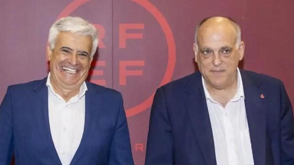 Pedro Rocha y Javier Tebas, en la RFEF.