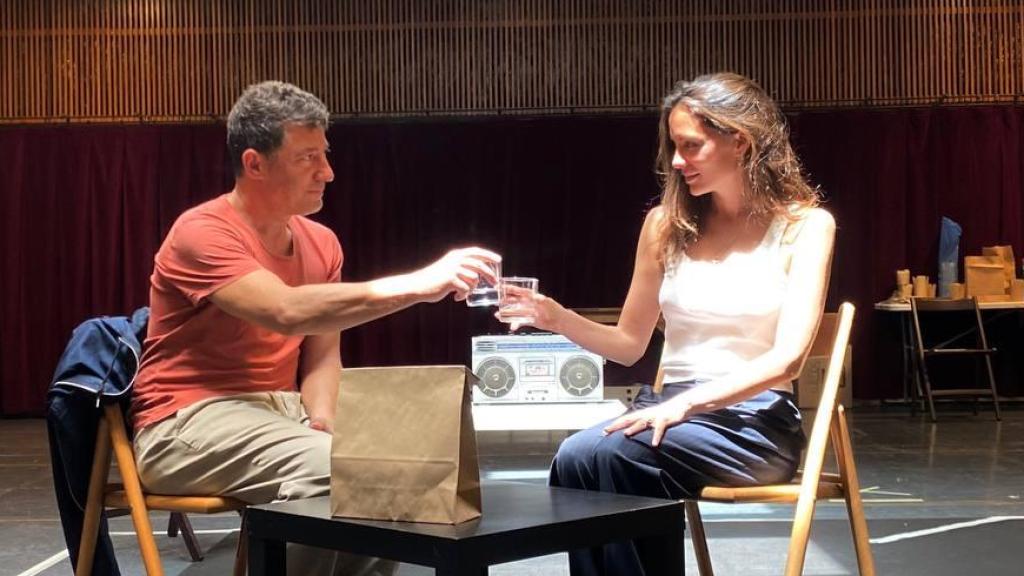 María Hervás junto a Félix Pons durante un ensayo