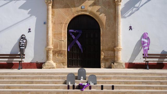 Homenaje a Ammal y sus dos hijos, asesinados en Las Pedroñeras (Cuenca) este pasado fin de semana.