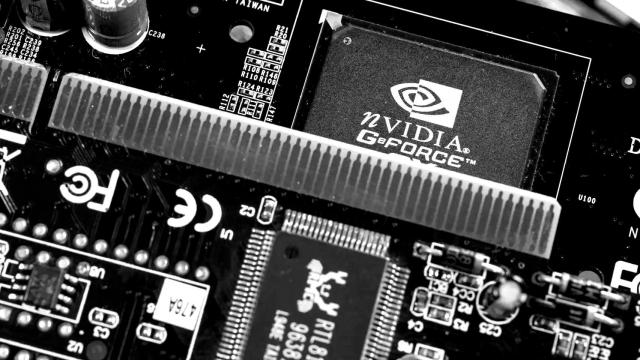 Chip Nvidia GeForce y circuito impreso del tablero PCB.