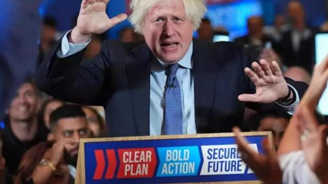 El exprimer ministro británico Boris Johnson realiza su primera aparición en campaña.