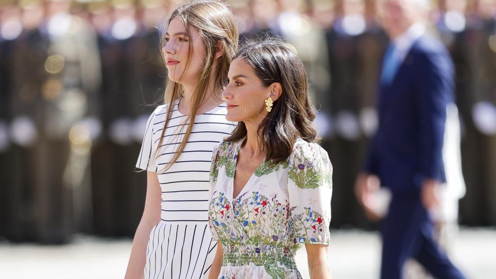 La reina Letizia junto a la infanta Sofía.