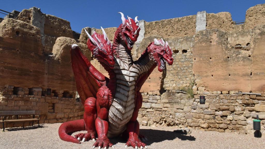 Uno de los nuevos dragones del Castillo Encantado de Trigueros del Valle