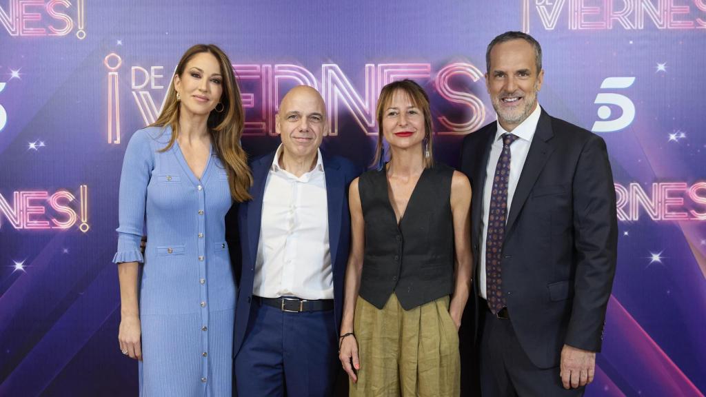 Archidona y Acosta junto a Jaime Guerra, director de Producción de Contenidos de Mediaset, y Julia Tapia, directora de 'De Viernes'.