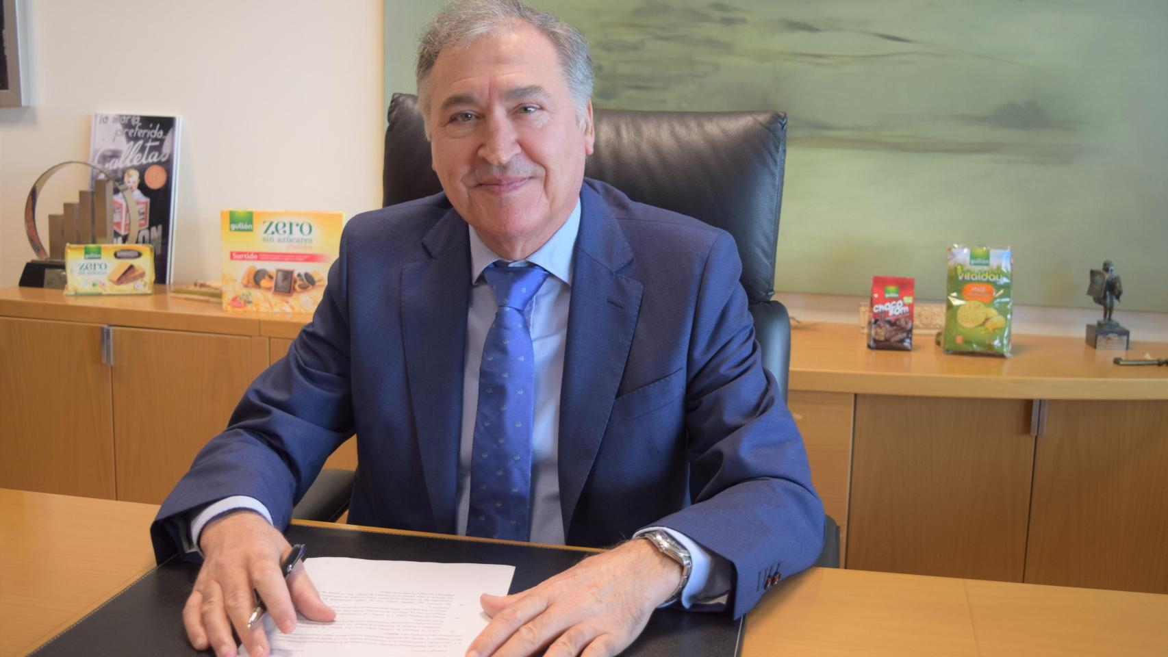 El director general y consejero delegado de Galletas Gullón, Juan Miguel Martínez Gabaldón, en su despacho