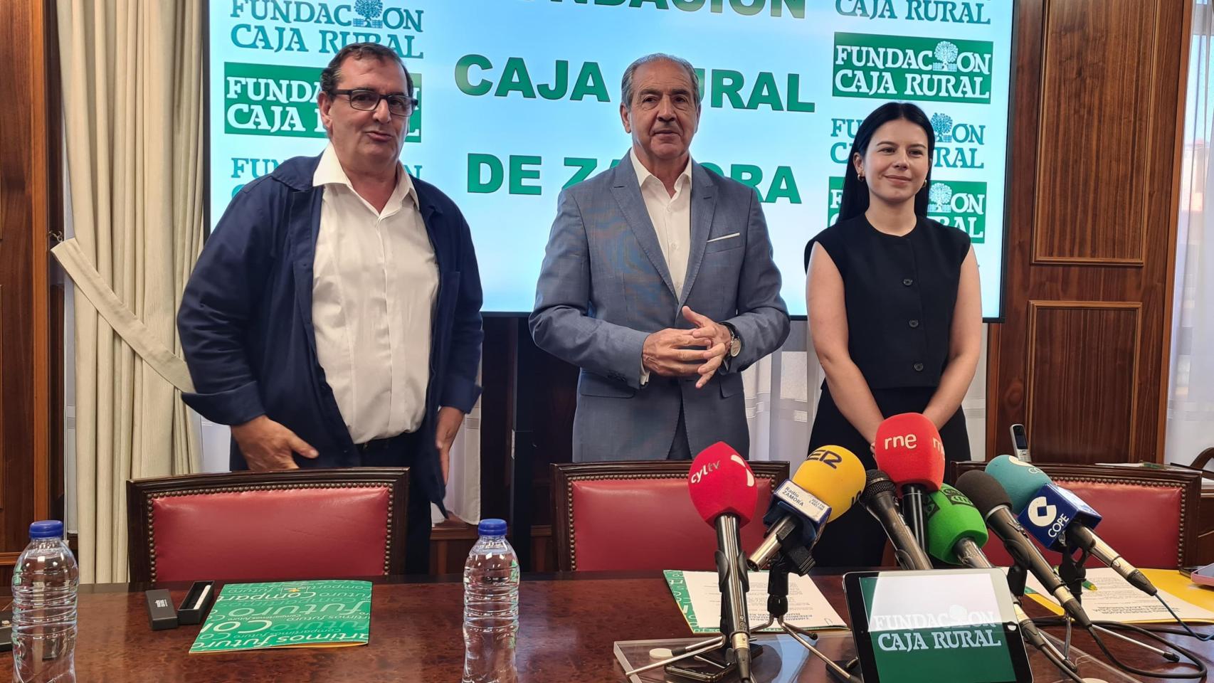 Narciso Prieto, Cipriano García y Laura Huertos, de Caja Rural de Zamora