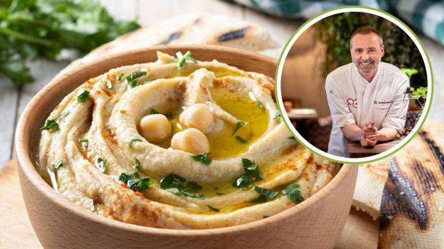 Un hummus de 10 como el que enseña a preparar Rodrigo de la Calle.