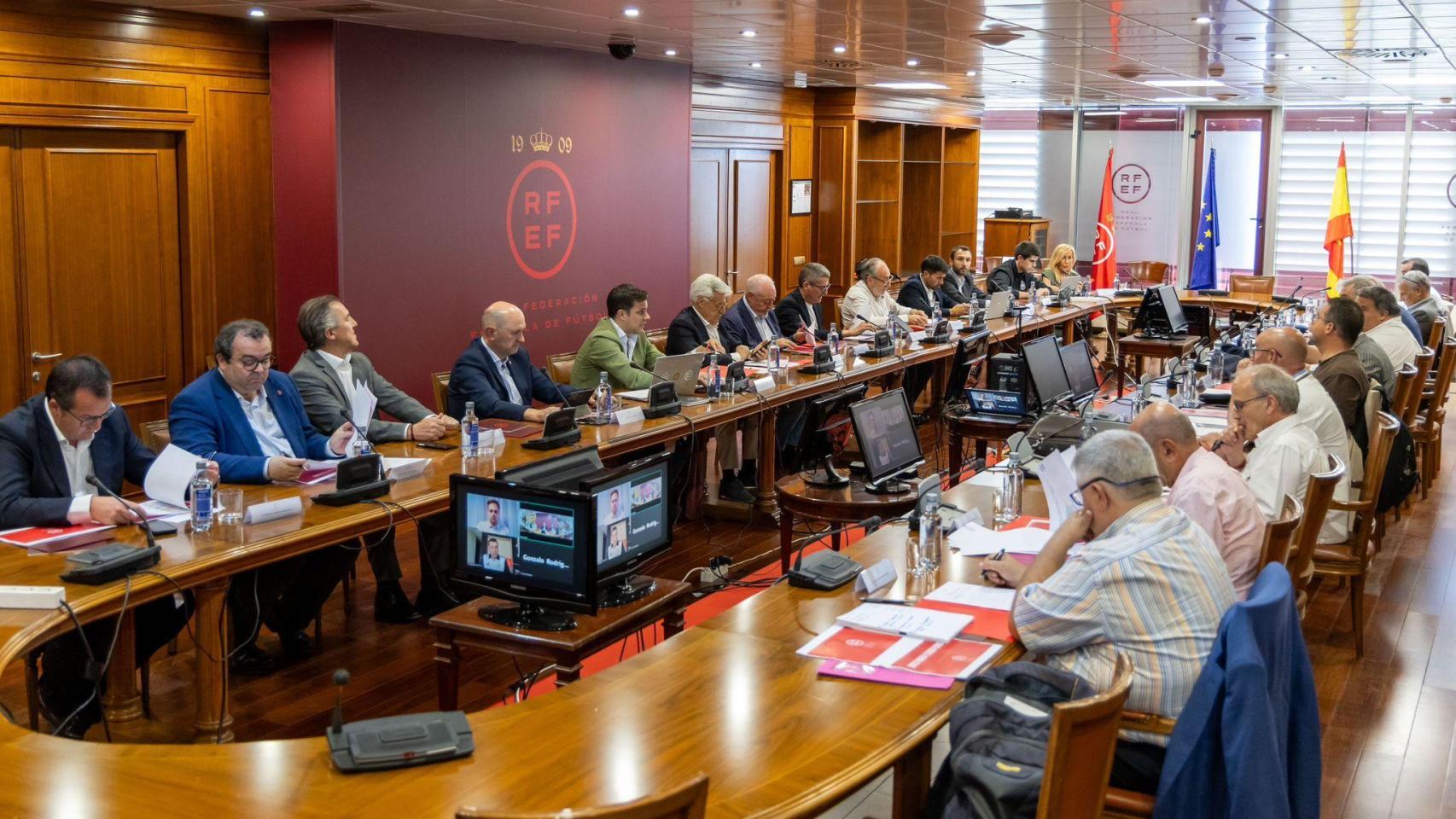 Imagen de la reunión celebrada en la sede de la RFEF.