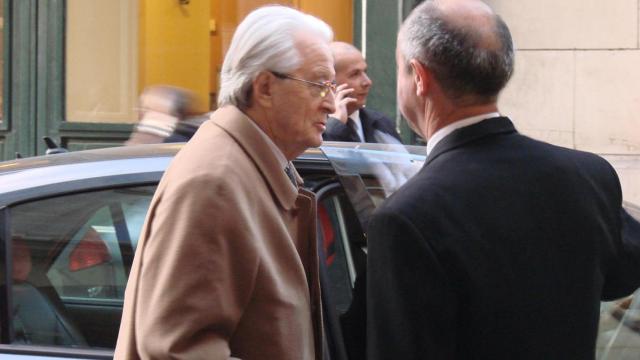 Roland Dumas a su llegada al Consejo Constitucional de Francia en 2009, por los 50 años de la institución.