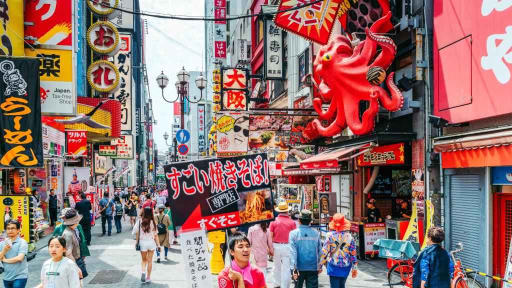 Una calle del famoso barrio Dotonbori de Osaka.