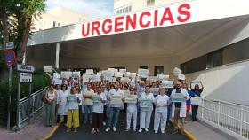 Protestas de los sanitarios en Urgencias del Hospital de San Juan por el colapso del sistema, en imagen de archivo.