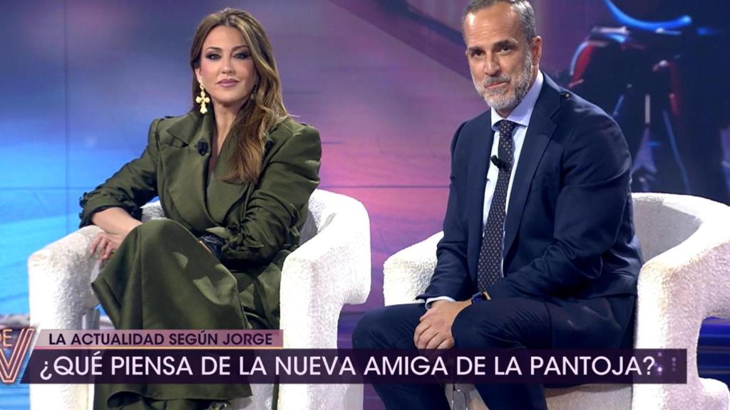 Santi Acosta y Beatriz Archidona, presentadores de 'De Viernes'.