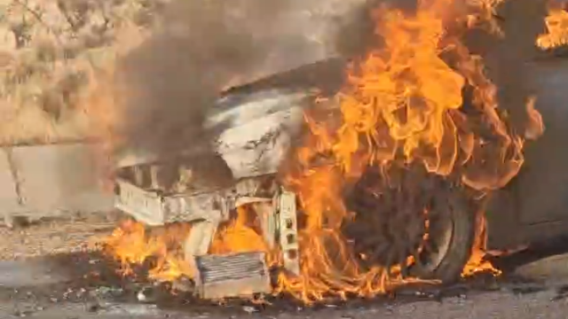 Incendio de un vehículo en la CM-42 en Burguillos de Toledo