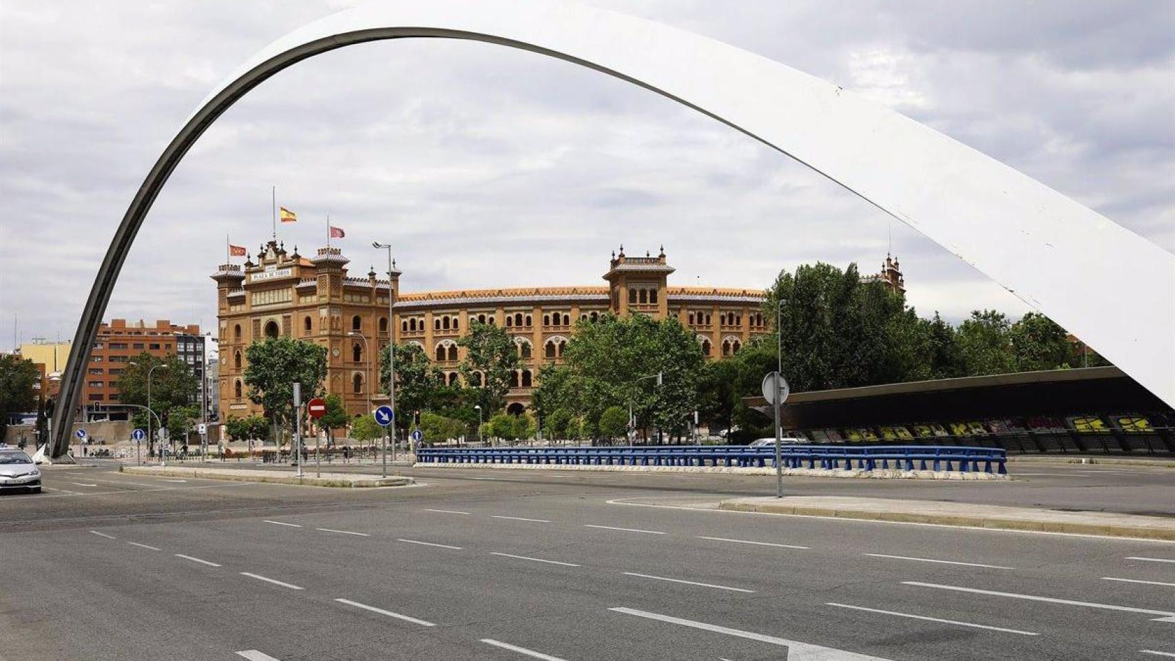 Puente de Ventas cercano a la Plaza de Toros de Las Ventas.