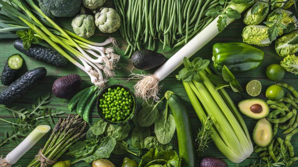 'Oro verde': la verdura llena de colágeno y calcio que elimina las arrugas y ayuda a la memoria a partir de los 50