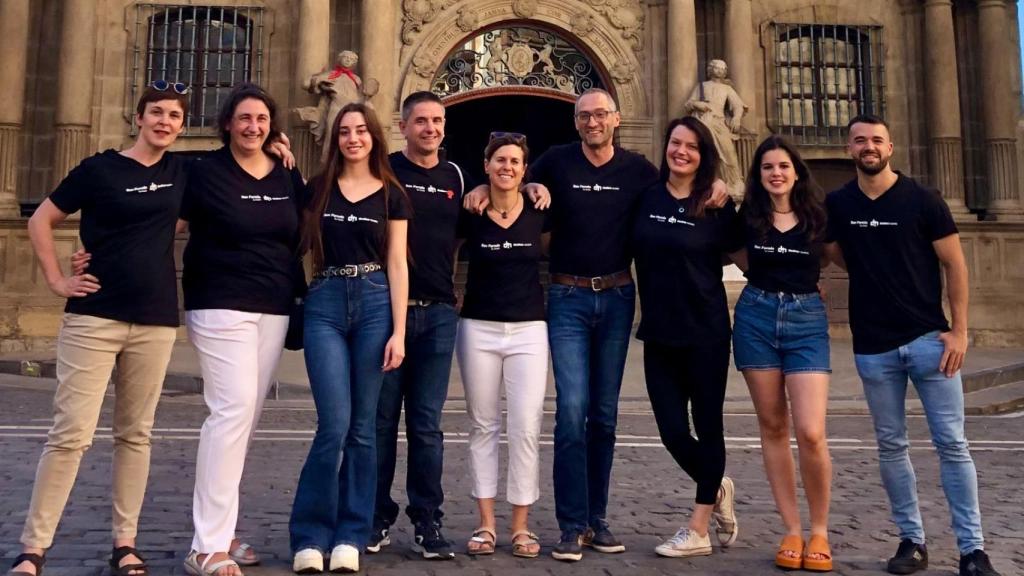 Trabajadores de Destino Navarra. De izda a dcha  Claire, Susana, María, Mikel, Inés, Mikel, Klaudia, Pilar, Joaquín.