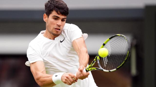 Carlos Alcaraz derrota a Tiafoe en Wimbledon