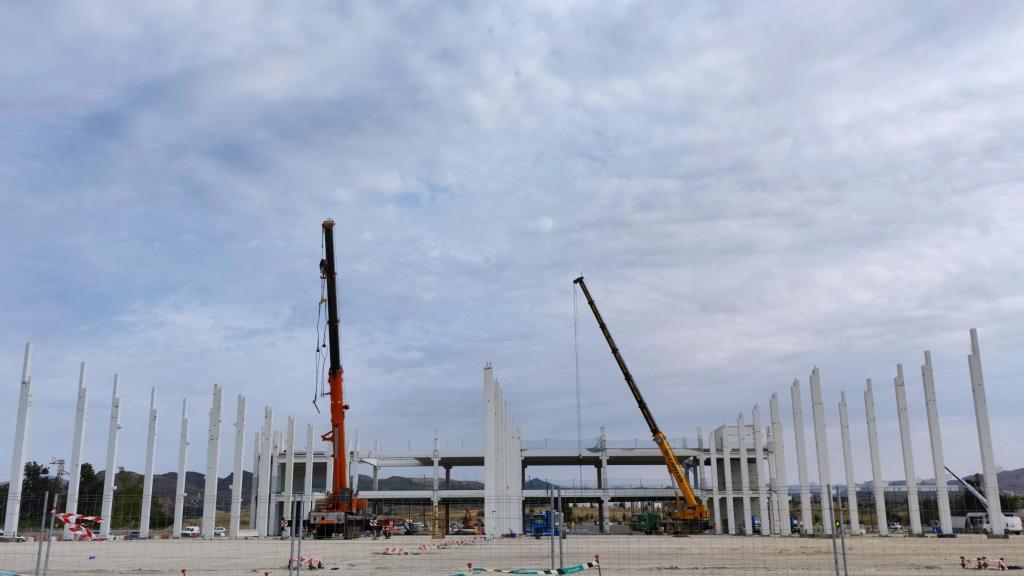 Imagen del avance de los trabajos de construcción del centro logístico de Amazon en Málaga.