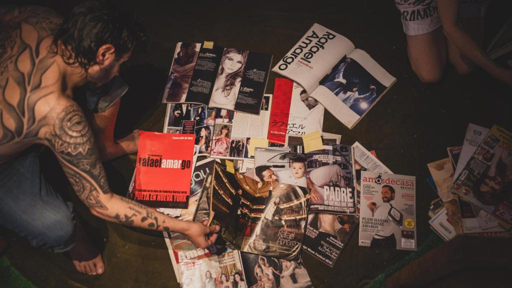 Rafael con todas sus revistas.