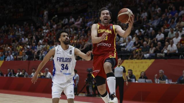 Llull durante el partido ante Finlandia.