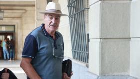 El exdirector general de Trabajo Juan Márquez, acudiendo al nuevo juicio en la Audiencia de Sevilla por el caso ERE