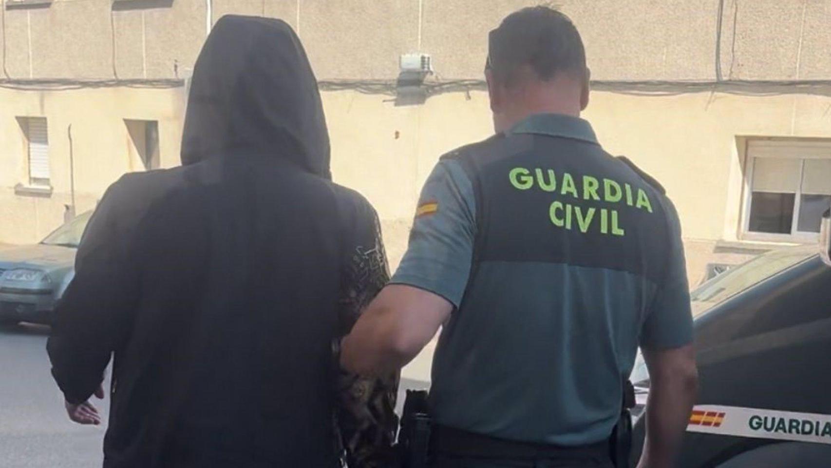 Hombre detenido por la Guardia Civil de Ourense.