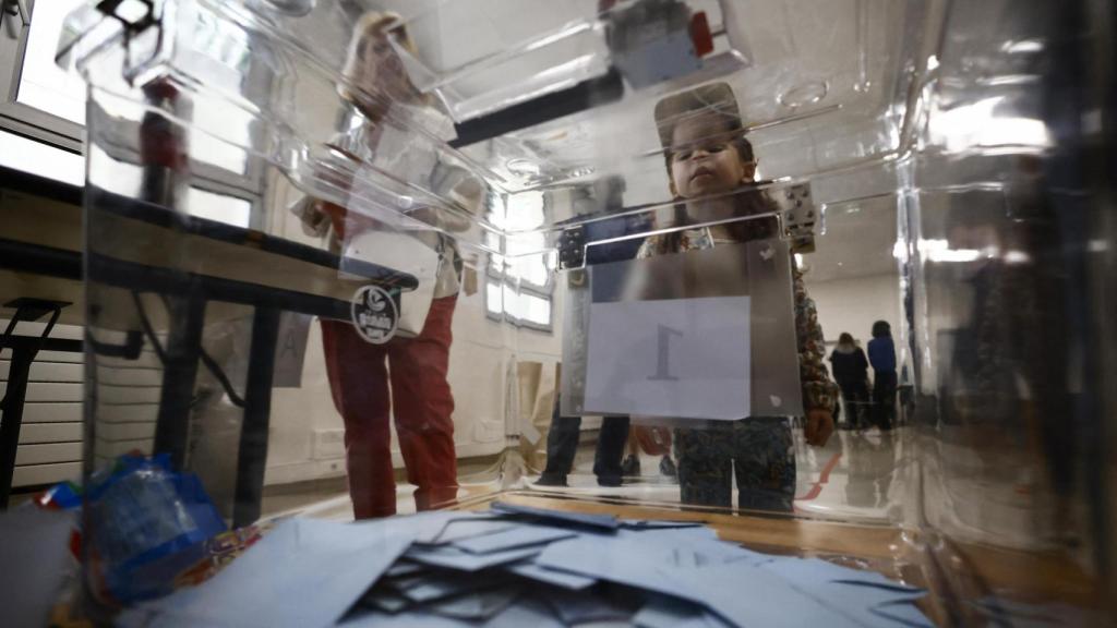 Francia vota en la segunda vuelta de las elecciones legislativas anticipadas de 2024.