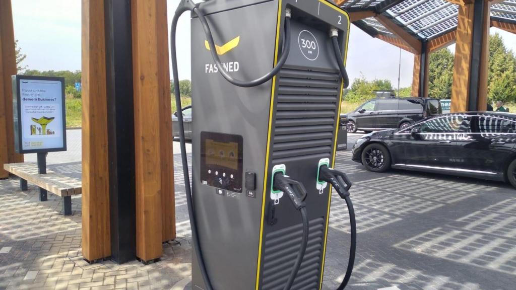 Punto de recarga de 300 kW.