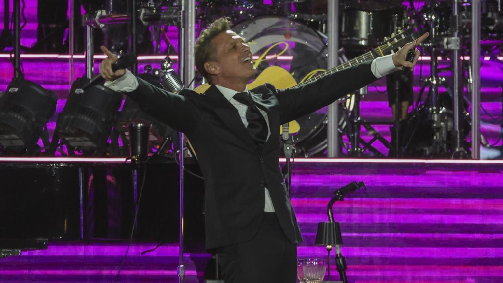 Luis Miguel en su primer concierto en el Santiago Bernabéu.