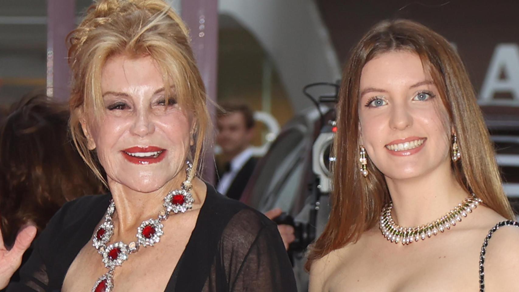 La Baronesa Thyssen junto a su hija Carmen