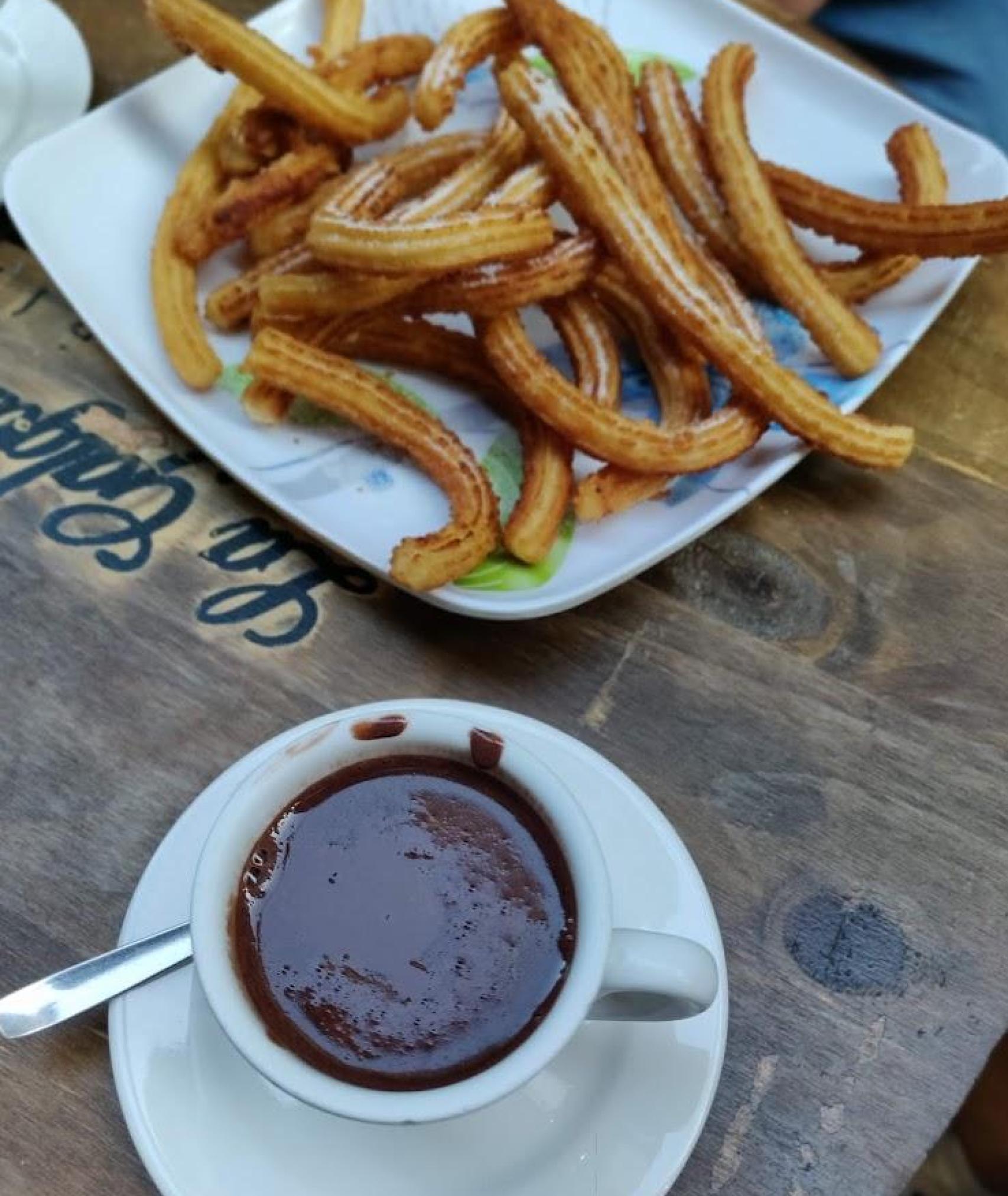 Churros con chocolate del Churrero de Lerín.