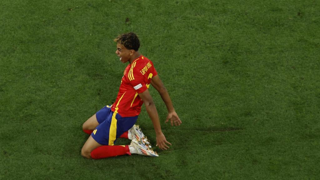 Yamal celebra su gol ante Francia.