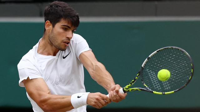 Carlos Alcaraz, durante el partido frente a Tommy Paul de Wimbledon.