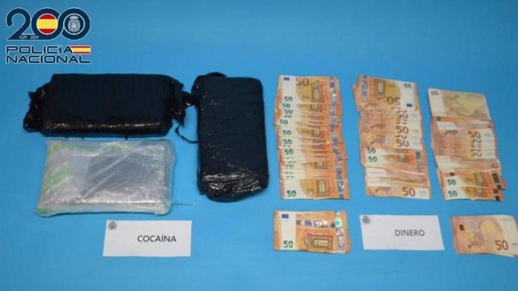 Dinero y droga decomisados en la operación 'Truck'. Foto: Policía Nacional.