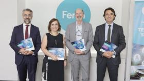 De izda. a dcha., Francisco Vázquez, presidente del Sector de TySIC de Fenin; la doctora Milagros Otero, presidenta de la Sociedad Española de Radiología Médica (SERAM); Carlos Sisternas, coordinador del Sector de Tecnologías y Sistemas de Información Clínica de Fenin; y Pablo Crespo, secretario general de Fenin.