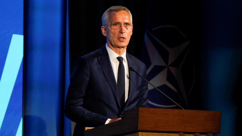 El secretario general Jens Stoltenberg habla en el Foro de la Industria de Defensa de la cumbre de la OTAN.