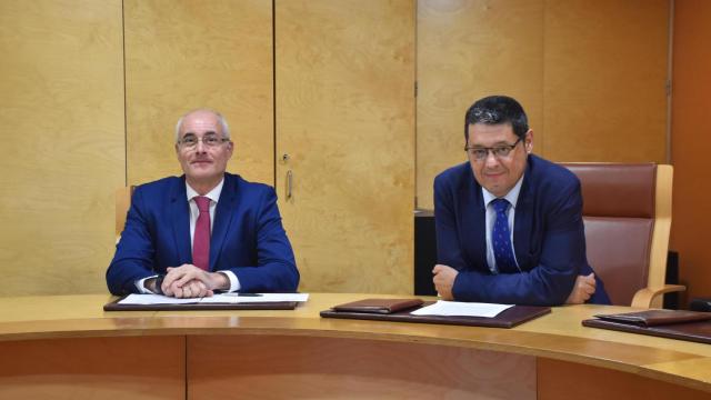 Javier Martín, decano del Ilustre Colegio de Abogados de Valladolid (Icava) y Fernando Rosat, responsable del Turno de Oficio en la Junta de Gobierno del Icava